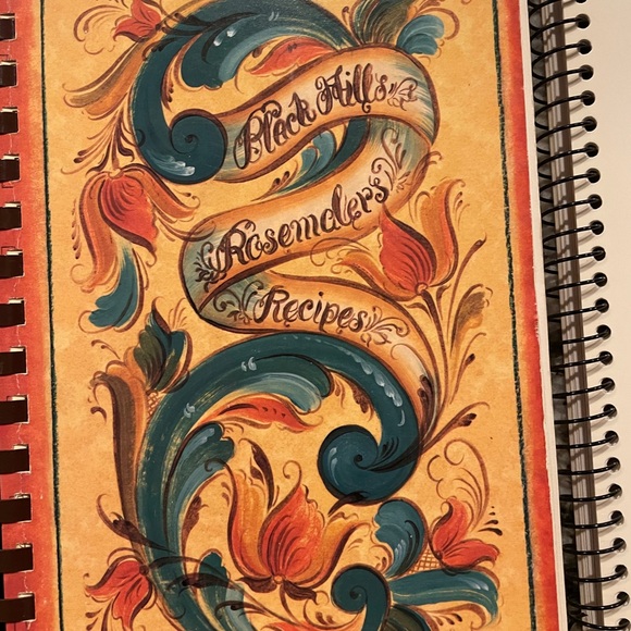 Lot of 4 Spiral Bound Community Fundraiser Cookbooks Woman's Club School - Picture 3 of 5